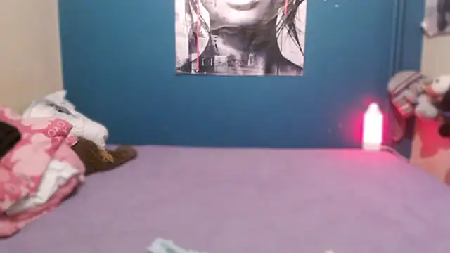 NADINNNE online show from April 14, 7:09 pm