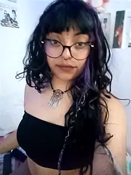 Snapshot of Kirmy_mi chatting on September 10, 5:24 pm Kirmy mi online show from September 10, 5:24 pm