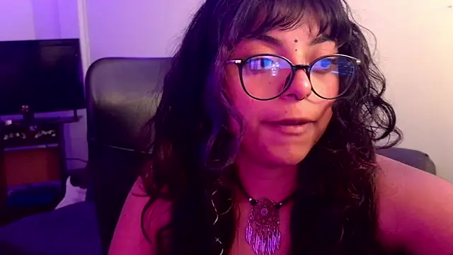 Snapshot of Kirmy_mi chatting on October 16, 1:56 pm Kirmy mi online show from October 16, 1:56 pm