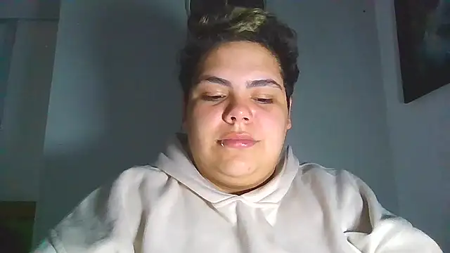 Snapshot of Hailey_Curvy chatting on November 28, 9:12 am Hailey Curvy online show from November 28, 9:12 am