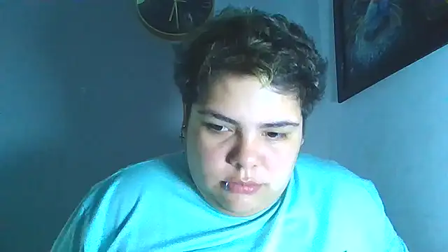 Snapshot of Hailey_Curvy chatting on November 30, 3:43 am Hailey Curvy online show from November 30, 3:43 am