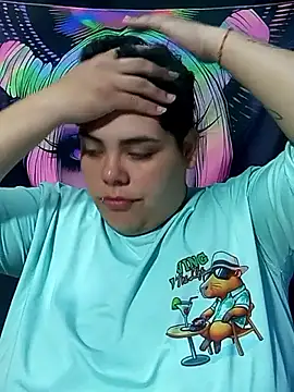 Snapshot of Hailey_Curvy chatting on December 20, 12:12 pm Hailey Curvy online show from December 20, 12:12 pm