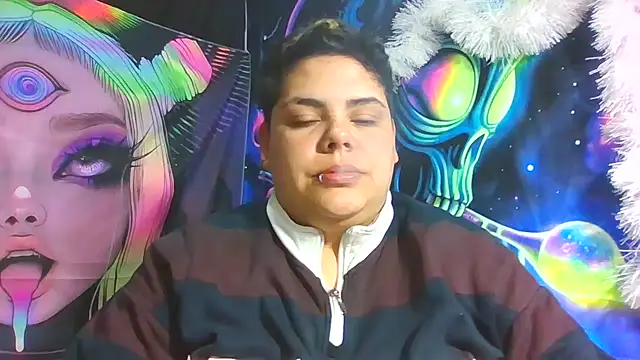 Snapshot of Hailey_Curvy chatting on December 21, 1:35 am Hailey Curvy online show from December 21, 1:35 am