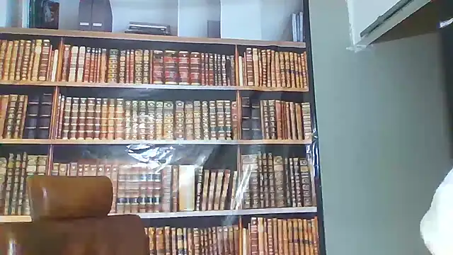 Snapshot of Hailey_Curvy chatting on January 12, 9:14 am Hailey Curvy online show from January 12, 9:14 am