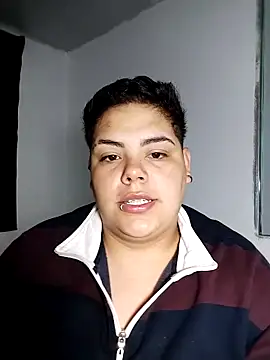 Snapshot of Hailey_Curvy chatting on February 9, 9:24 am Hailey Curvy online show from February 9, 9:24 am