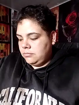 Snapshot of Hailey_Curvy chatting on February 21, 9:21 am Hailey Curvy online show from February 21, 9:21 am