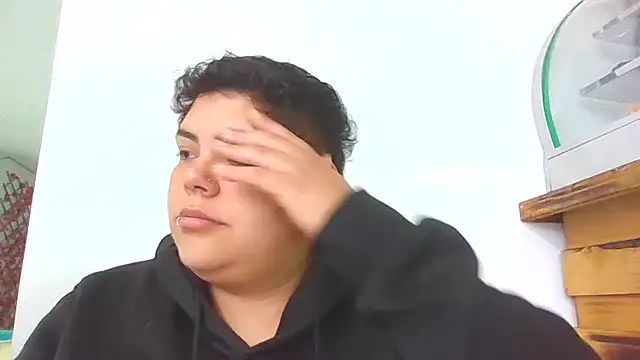 Snapshot of Hailey_Curvy chatting on March 4, 10:27 pm Hailey Curvy online show from March 4, 10:27 pm