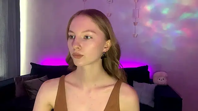 Snapshot of BrightAnnie chatting on September 13, 1:11 pm BrightAnnie online show from September 13, 1:11 pm