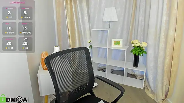 Snapshot of Hella_Fabel chatting on October 2, 1:12 am Hella Fabel online show from October 2, 1:12 am