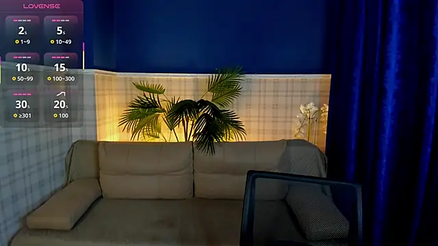 Snapshot of Hella_Fabel chatting on November 23, 1:05 am Hella Fabel online show from November 23, 1:05 am