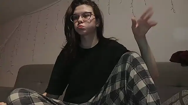 LaVostraDorothy online show from April 20, 8:32 pm