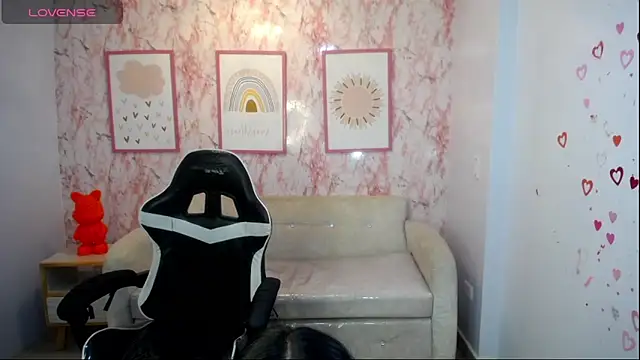 Kylie ch1 online show from October 31, 11:00 am