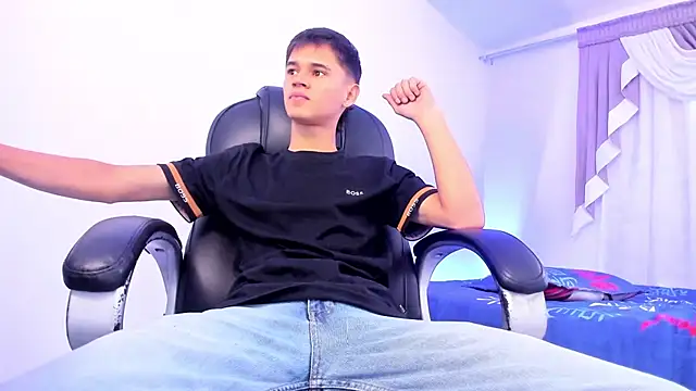 Aron Boyy online show from October 4, 8:07 pm