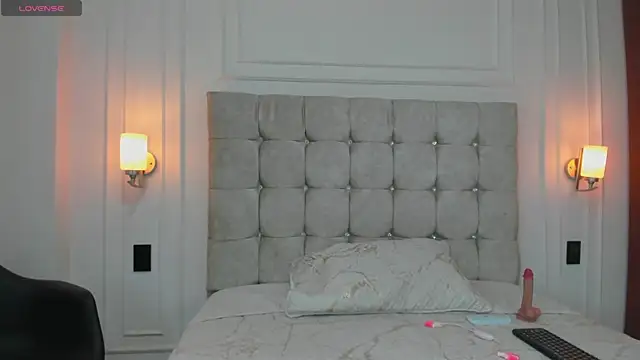 Snapshot of DulceEstrella_ chatting on October 4, 4:54 am DulceEstrella  online show from October 4, 4:54 am