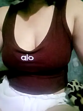 Snapshot of Surrilove chatting on October 28, 3:47 pm Surrilove online show from October 28, 3:47 pm