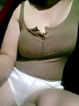 Snapshot of Surrilove chatting on November 23, 4:07 pm Surrilove online show from November 23, 4:07 pm