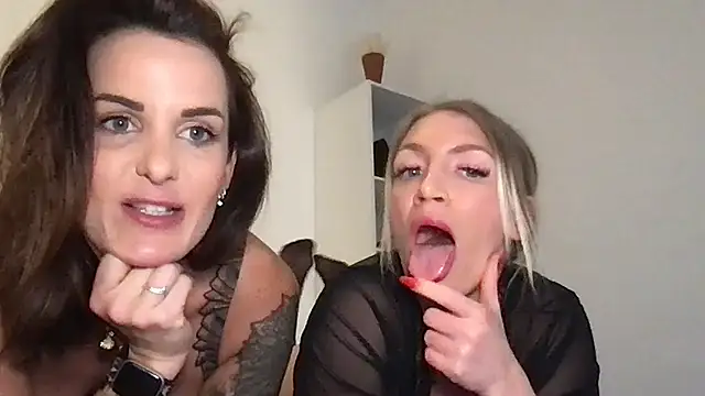 AmyStone   online show from March 4, 5:19 pm