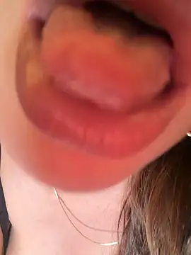 0gece0 online show from April 7, 5:13 pm