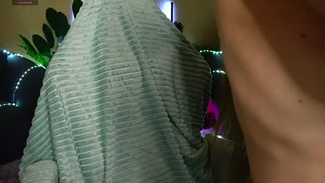 AnitaVon online show from April 22, 4:04 am