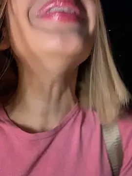 Snapshot of SweetBunnyGF chatting on November 30, 12:47 am SweetBunnyGF online show from November 30, 12:47 am