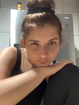 Snapshot of Bininhas2 chatting on October 17, 6:49 am Bininhas2 online show from October 17, 6:49 am