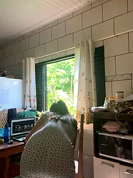 Snapshot of Bininhas2 chatting on October 24, 6:15 pm Bininhas2 online show from October 24, 6:15 pm