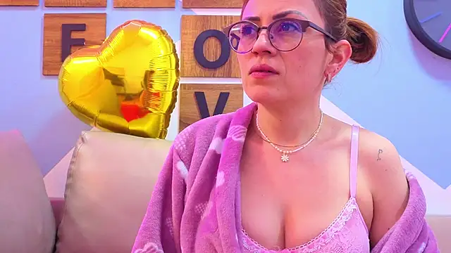 Victoria Fallon online show from November 19, 11:10 am