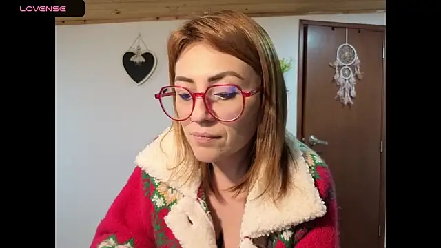 Victoria Fallon online show from April 21, 3:24 am