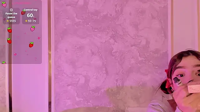 doll eyees  online show from October 30, 2:24 am