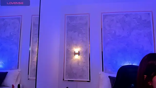 doll eyees  online show from December 21, 2:08 am