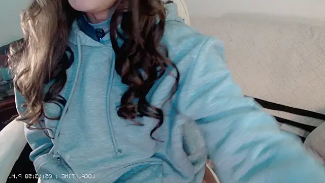 Snapshot of Flor3citarockera chatting on December 13, 10:15 pm Flor3citarockera online show from December 13, 10:15 pm