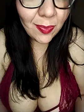 Snapshot of lucecitaxxx chatting on October 26, 6:41 am lucecitaxxx online show from October 26, 6:41 am