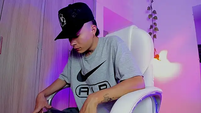 Nascary Fox online show from September 11, 7:47 pm