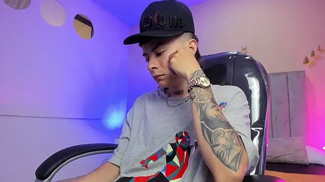 Nascary Fox online show from April 9, 12:32 pm