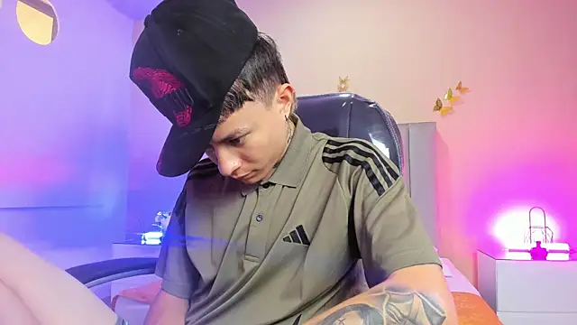 Nascary Fox online show from April 18, 2:43 pm