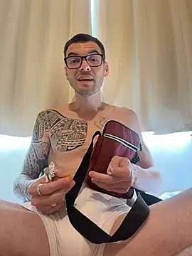 Leonsouzaof online show from December 1, 5:29 pm