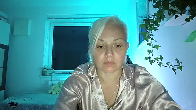 Snapshot of Linsy_Kim chatting on September 12, 6:52 pm Linsy Kim online show from September 12, 6:52 pm