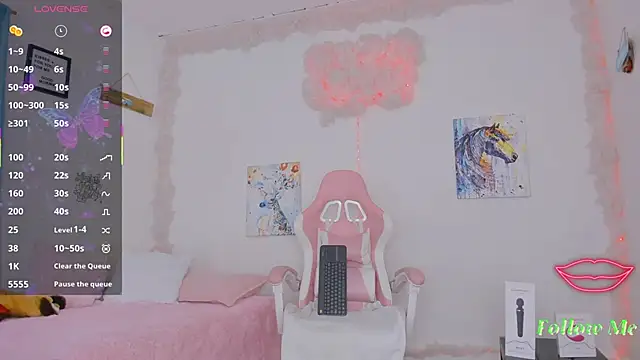 milfAaura online show from April 22, 2:58 am