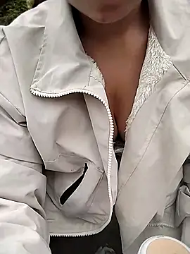 Snapshot of venu00 chatting on December 5, 6:33 am venu00 online show from December 5, 6:33 am