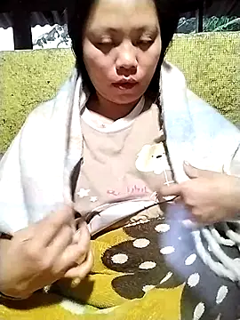 venu00 online show from December 15, 11:42 pm