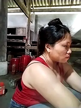 venu00 online show from March 10, 5:12 am