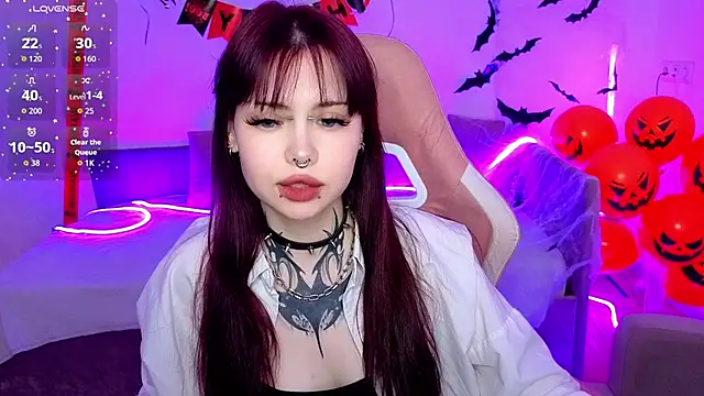 Snapshot of Morana_Batt chatting on November 11, 2:00 am Morana Batt online show from November 11, 2:00 am