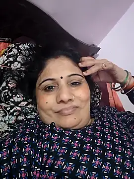 Snapshot of Rakhi99x chatting on May 8, 9:58 am Rakhi99x online show from May 8, 9:58 am