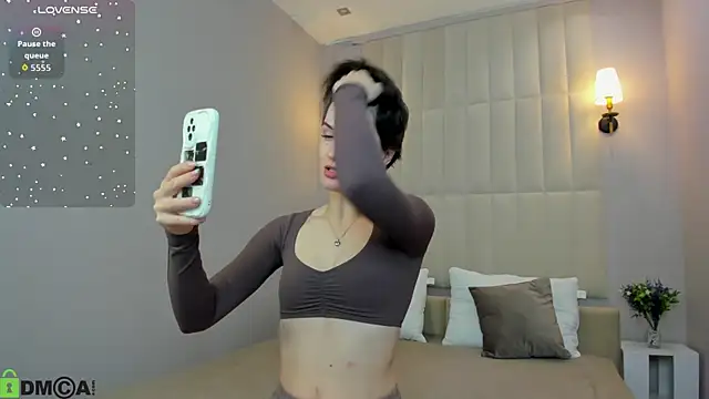 Adeline Perle online show from September 25, 12:03 am