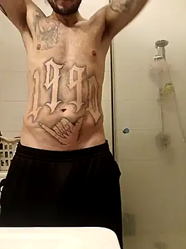 Snapshot of Woodern chatting on December 18, 11:16 am Woodern online show from December 18, 11:16 am