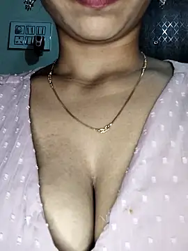 Savita2310 online show from December 5, 6:04 pm