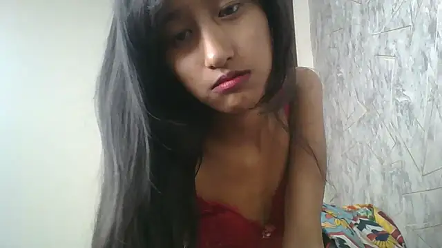 Snapshot of lily_9900 chatting on November 25, 6:30 pm lily 9900 online show from November 25, 6:30 pm