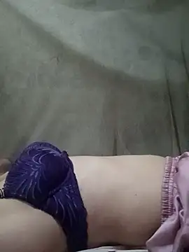 Snapshot of vera9986 chatting on June 4, 4:24 pm vera9986 online show from June 4, 4:24 pm