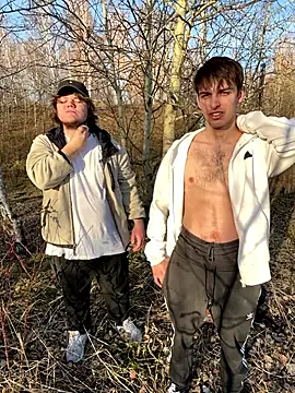 Snapshot of desiredude9 chatting on October 25, 9:17 am desiredude9 online show from October 25, 9:17 am