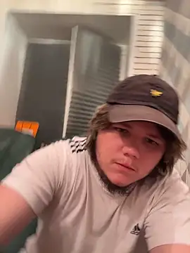 Snapshot of desiredude9 chatting on November 17, 6:35 pm desiredude9 online show from November 17, 6:35 pm